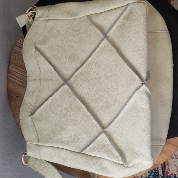 Nyla Noor Off-White Soho Tote - Picture 11 of 13